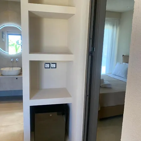 Thalassa Boutique 2* サルティ