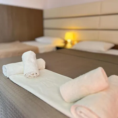 Thalassa Boutique アパートホテル サルティ